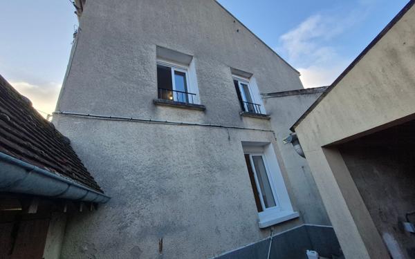 Maison à vendre    3 pièces •  Pavant