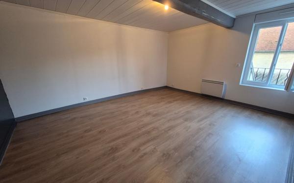 Maison à vendre    3 pièces •  Pavant