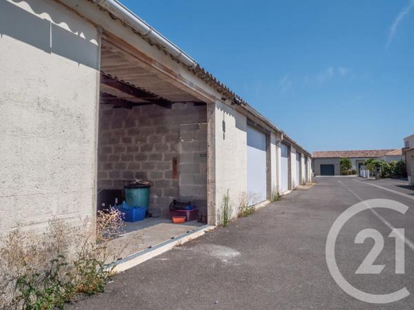 Parking à vendre  30 m 2   CHATEAU D OLONNE  - 85