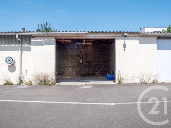 Parking à vendre  30 m 2   CHATEAU D OLONNE  - 85