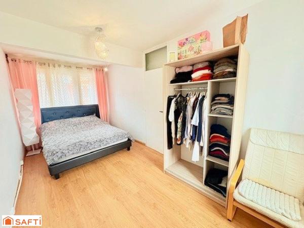 Maison à deux pas de la place Poterne avec garage et jardin /3 chambres