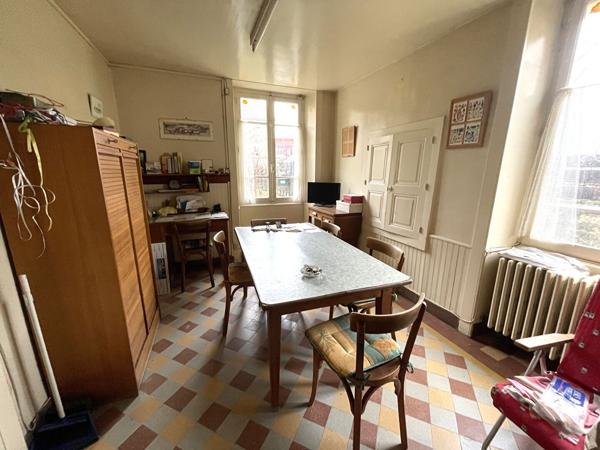 Maison Lons Nord / 178.82 m² / 7 pièces / 4 chambres / garages