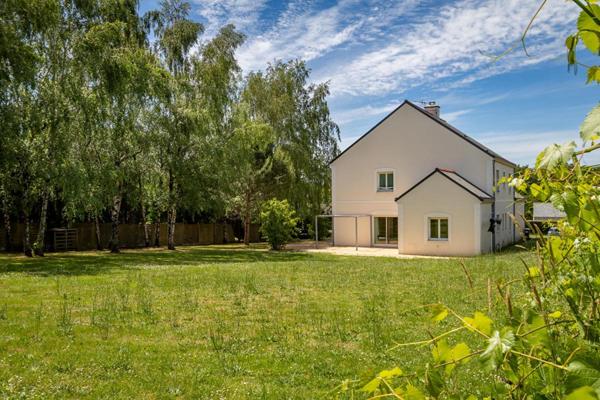 LA CHAPELLE-SUR-ERDRE MAISON BOURGEOISE 221 m² TERRAIN 2 500 m² OUEST GESVRES