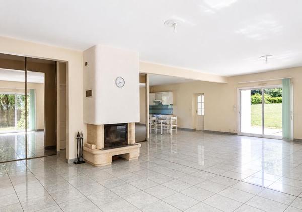 LA CHAPELLE-SUR-ERDRE MAISON BOURGEOISE 221 m² TERRAIN 2 500 m² OUEST GESVRES