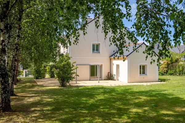 LA CHAPELLE-SUR-ERDRE MAISON BOURGEOISE 221 m² TERRAIN 2 500 m² OUEST GESVRES