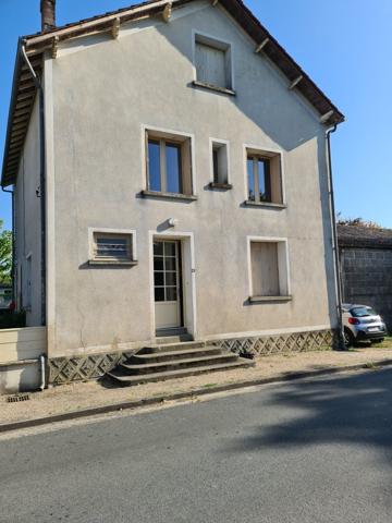 MAISON de Village