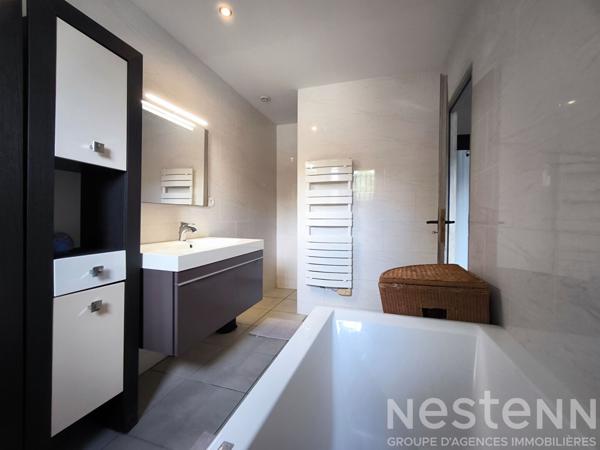 Villa de plain-pied de 158 m² avec studio, piscine et 1,5 hectare de terrain