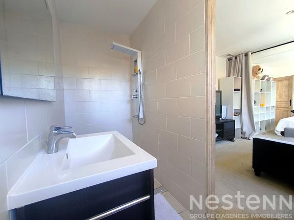 Villa de plain-pied de 158 m² avec studio, piscine et 1,5 hectare de terrain