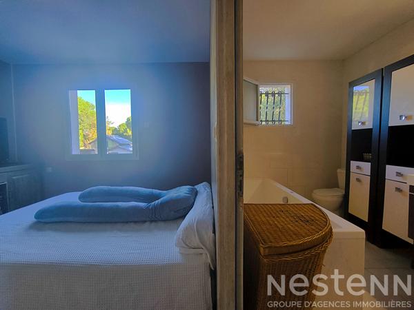 Villa de plain-pied de 158 m² avec studio, piscine et 1,5 hectare de terrain