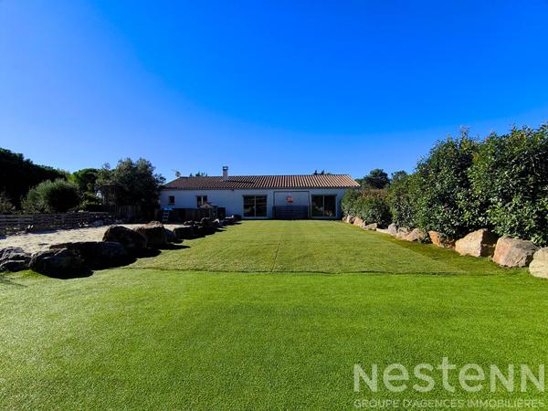 Villa de plain-pied de 158 m² avec studio, piscine et 1,5 hectare de terrain