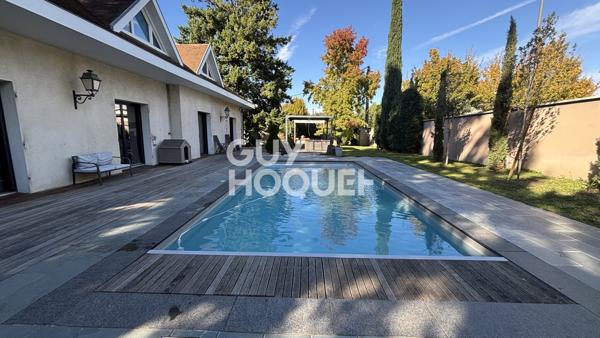 MAISON À VENDRE DE 8 PIÈCES DE 200,00 M²