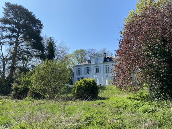 Orgeval (78630) ORGEVAL : MAGNIFIQUE PROPRIÉTÉ (390m2) À RÉNOVER (dans un parc de presque 8.000 m2)