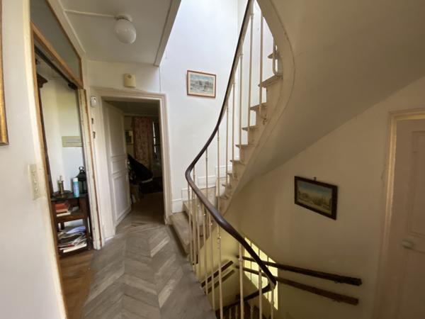 Orgeval (78630) ORGEVAL : MAGNIFIQUE PROPRIÉTÉ (390m2) À RÉNOVER (dans un parc de presque 8.000 m2)