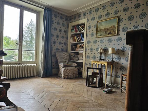 Orgeval (78630) ORGEVAL : MAGNIFIQUE PROPRIÉTÉ (390m2) À RÉNOVER (dans un parc de presque 8.000 m2)