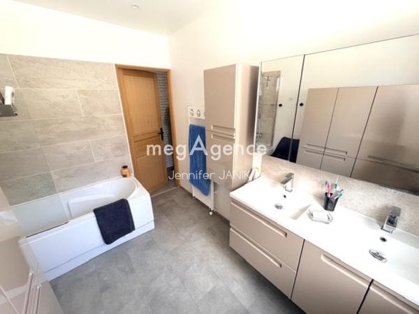 Maison à Breteuil, 60120 - 6 pièces 120m²