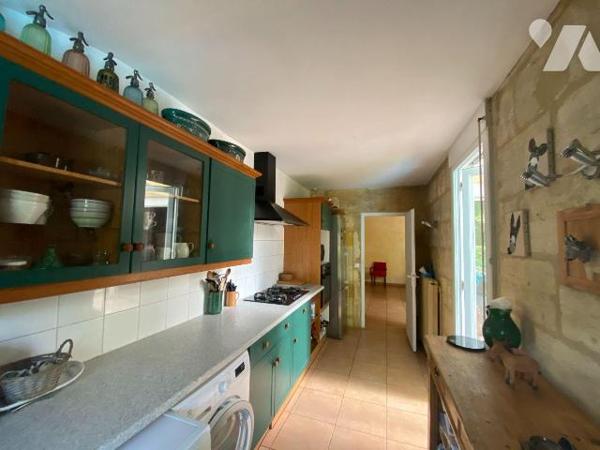 BORDEAUX - NANSOUTY (33000) GIRONDE
Maison en pierres avec piscine 4 chambres bureau.
Une vas...