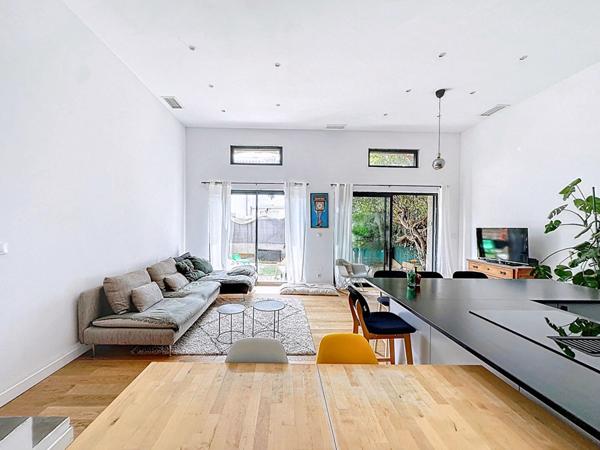 À VENDRE  Marseille 13013 ST JUST / LACORDAIRE Bien atypique entre appartement et maison  - Beaux Volumes