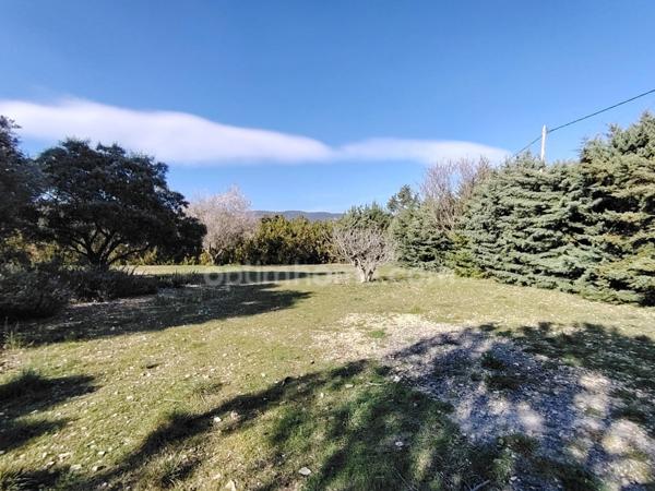 Terrain à vendre de 1 001,00 m² CUCURON (84)