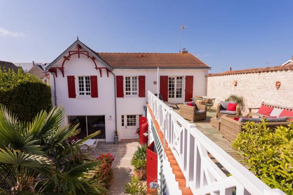 Villa à vendre 6 pièces CHATELAILLON PLAGE (17) – Triangle d’or – 196 m² – Terrasse 50 m² – Jardin intime – Garage – stationnement privatif
