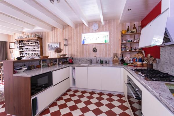 Villa à vendre 6 pièces CHATELAILLON PLAGE (17) – Triangle d’or – 196 m² – Terrasse 50 m² – Jardin intime – Garage – stationnement privatif