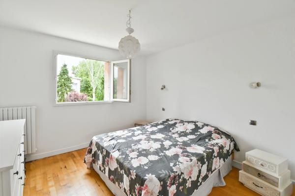 Maison 5 pièces avec véranda - sous-sol total dont grand garage de 25m² - dépendance dans le  jardin - Epinay sur Orge (91)