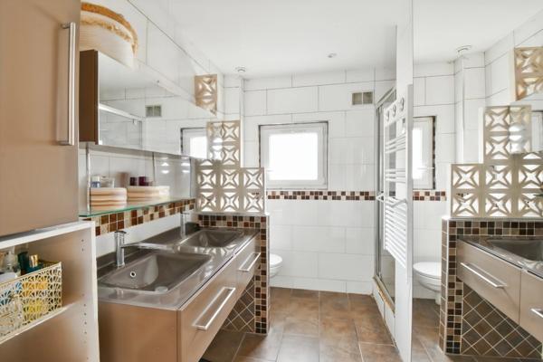 Maison 5 pièces avec véranda - sous-sol total dont grand garage de 25m² - dépendance dans le  jardin - Epinay sur Orge (91)