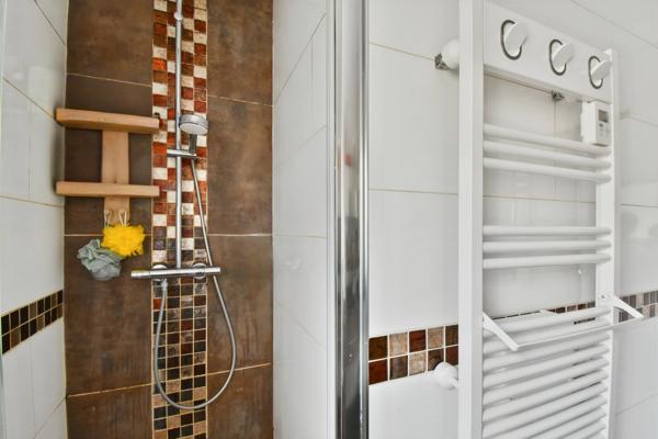 Maison 5 pièces avec véranda - sous-sol total dont grand garage de 25m² - dépendance dans le  jardin - Epinay sur Orge (91)
