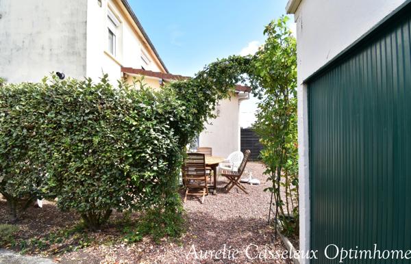 MAISON A CHARMES, 2/3 CHAMBRES, GARAGE, PROCHE DES ECOLES ET COMMERCES