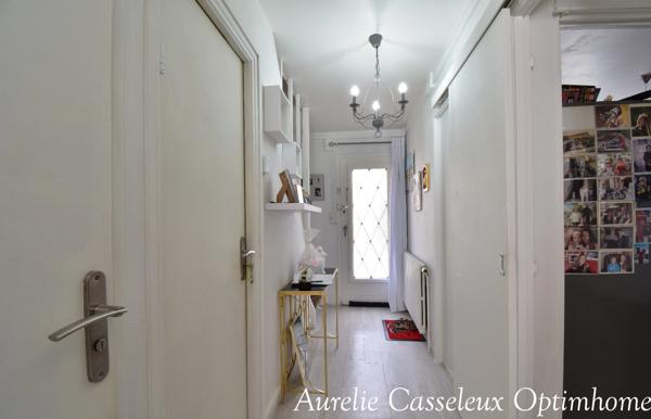 MAISON A CHARMES, 2/3 CHAMBRES, GARAGE, PROCHE DES ECOLES ET COMMERCES