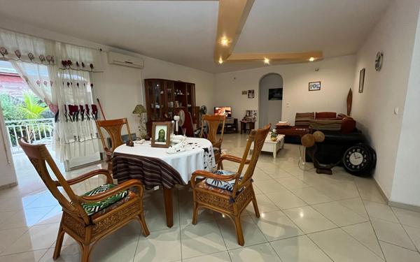 Maison à vendre    4 pièces •  Sainte-Rose