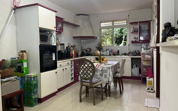 Maison à vendre    4 pièces •  Sainte-Rose