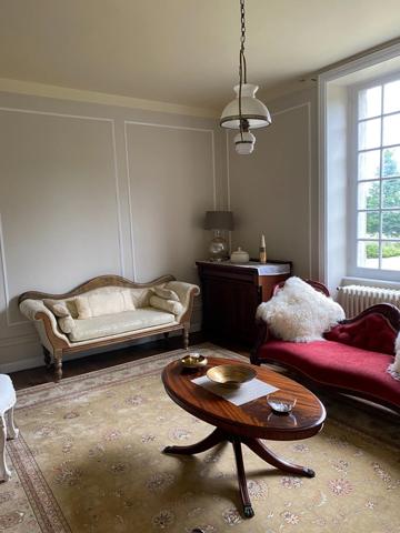 Trés belle maison  de 12 pièces sur 26925 m2 de terrain