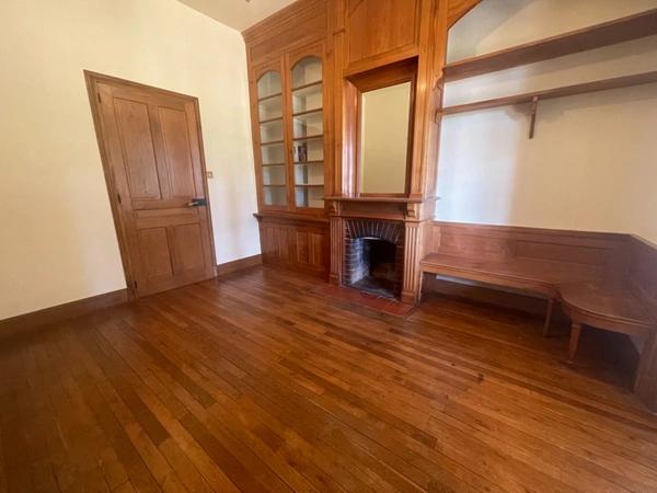Trés belle maison  de 12 pièces sur 26925 m2 de terrain