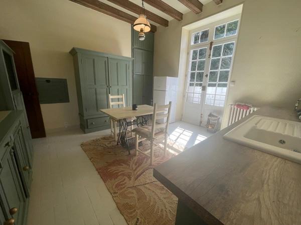 Trés belle maison  de 12 pièces sur 26925 m2 de terrain