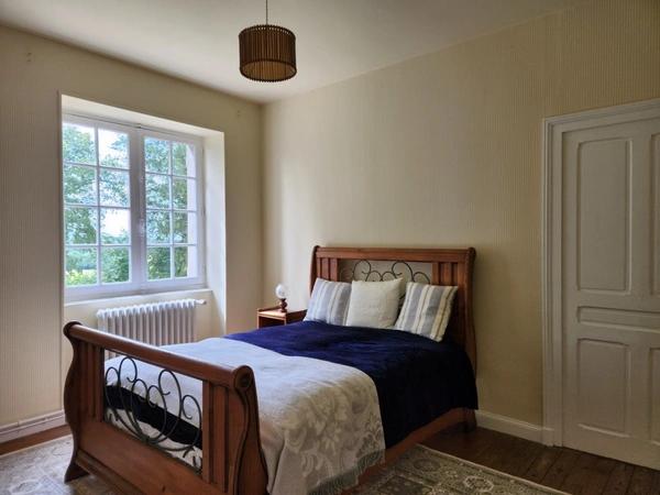 Trés belle maison  de 12 pièces sur 26925 m2 de terrain