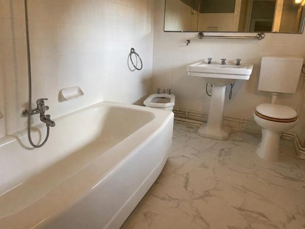 Trés belle maison  de 12 pièces sur 26925 m2 de terrain
