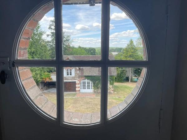 Trés belle maison  de 12 pièces sur 26925 m2 de terrain