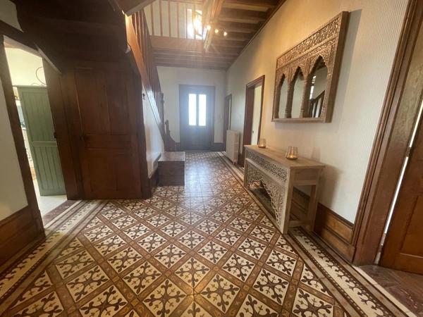 Trés belle maison  de 12 pièces sur 26925 m2 de terrain
