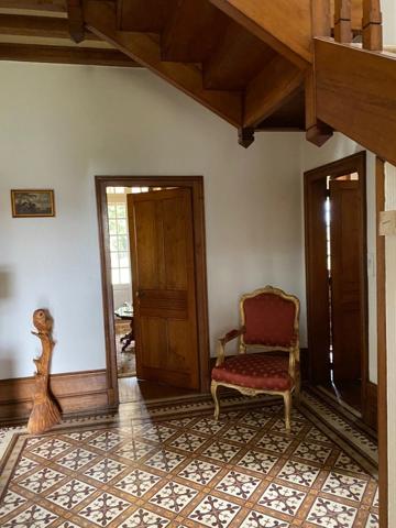 Trés belle maison  de 12 pièces sur 26925 m2 de terrain