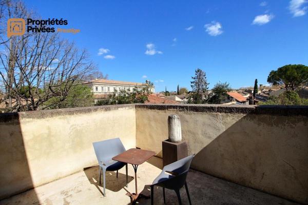 UZES Propriété d'exception en pierre au coeur d'Uzès, dans un écrin de verdure de 2 195 m², offrant 423 m² habitables avec 6 chambres