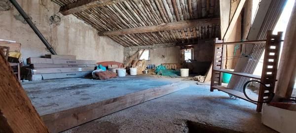 Vente                                                      Ferme
                        
                     2 pièces                      76 m2                     à La Garde