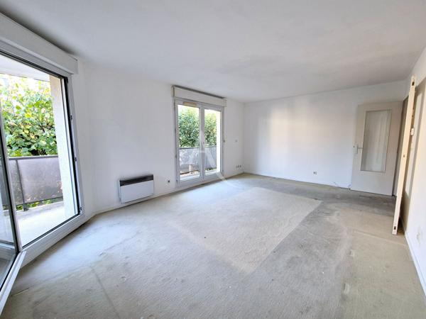 Appartement 4 pièces avec balcon, cave et double garage