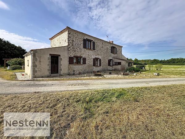 Maison ancienne de charme à vendre à Sallertaine - 13 HECTARES