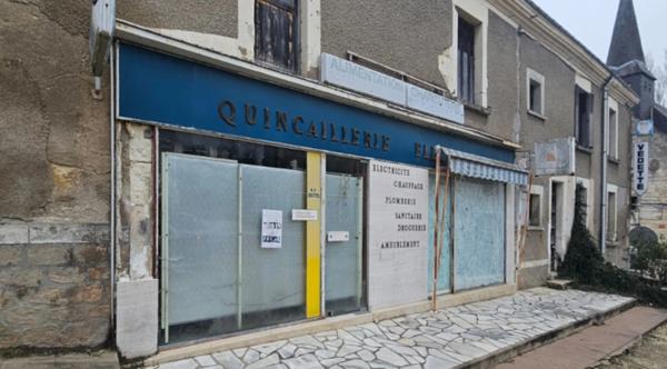 Loché-sur-Indrois (Indre-et-Loire), à vendre MAISON DE BOURG 7 pièces à rénover de 210 m²