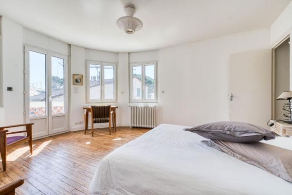 VILLA DANS LE PARC DE ROYAN A 100 M DE LA PLAGE