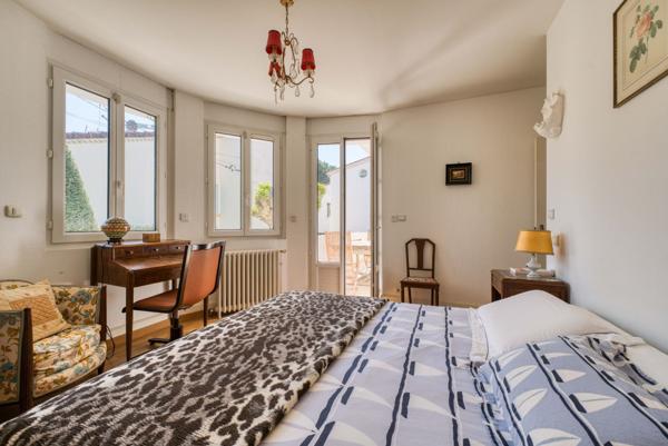 VILLA DANS LE PARC DE ROYAN A 100 M DE LA PLAGE