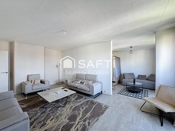 Appartement T4 lumineux, rénové en étage élevé avec vue dégagée, clim et ascenseur