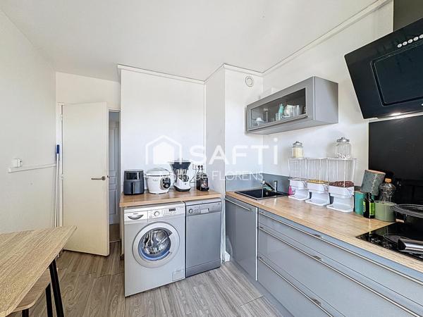 Appartement T4 lumineux, rénové en étage élevé avec vue dégagée, clim et ascenseur