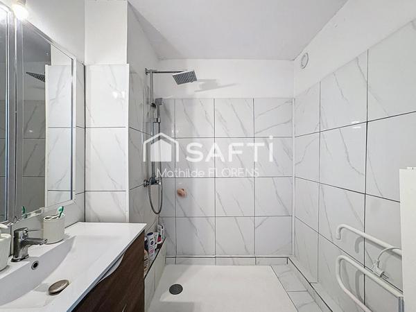 Appartement T4 lumineux, rénové en étage élevé avec vue dégagée, clim et ascenseur