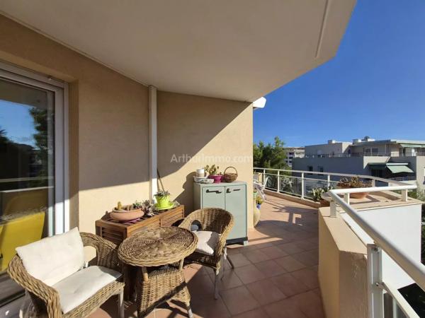 Vente                                                      Appartement
                        
                     3 pièces                      72 m2                     à Fréjus